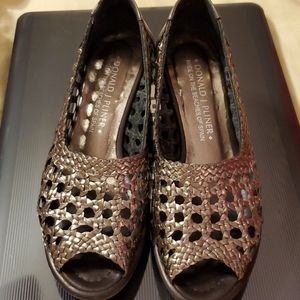 Donald J Pliner Bronze Metallic Wedge Size 6
